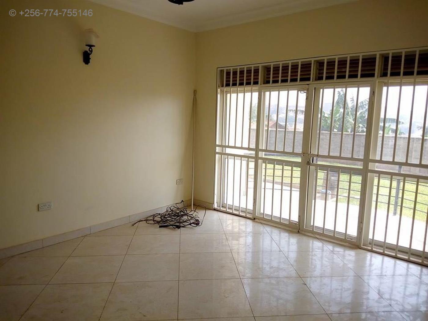 180320170917378347_180320170932083201