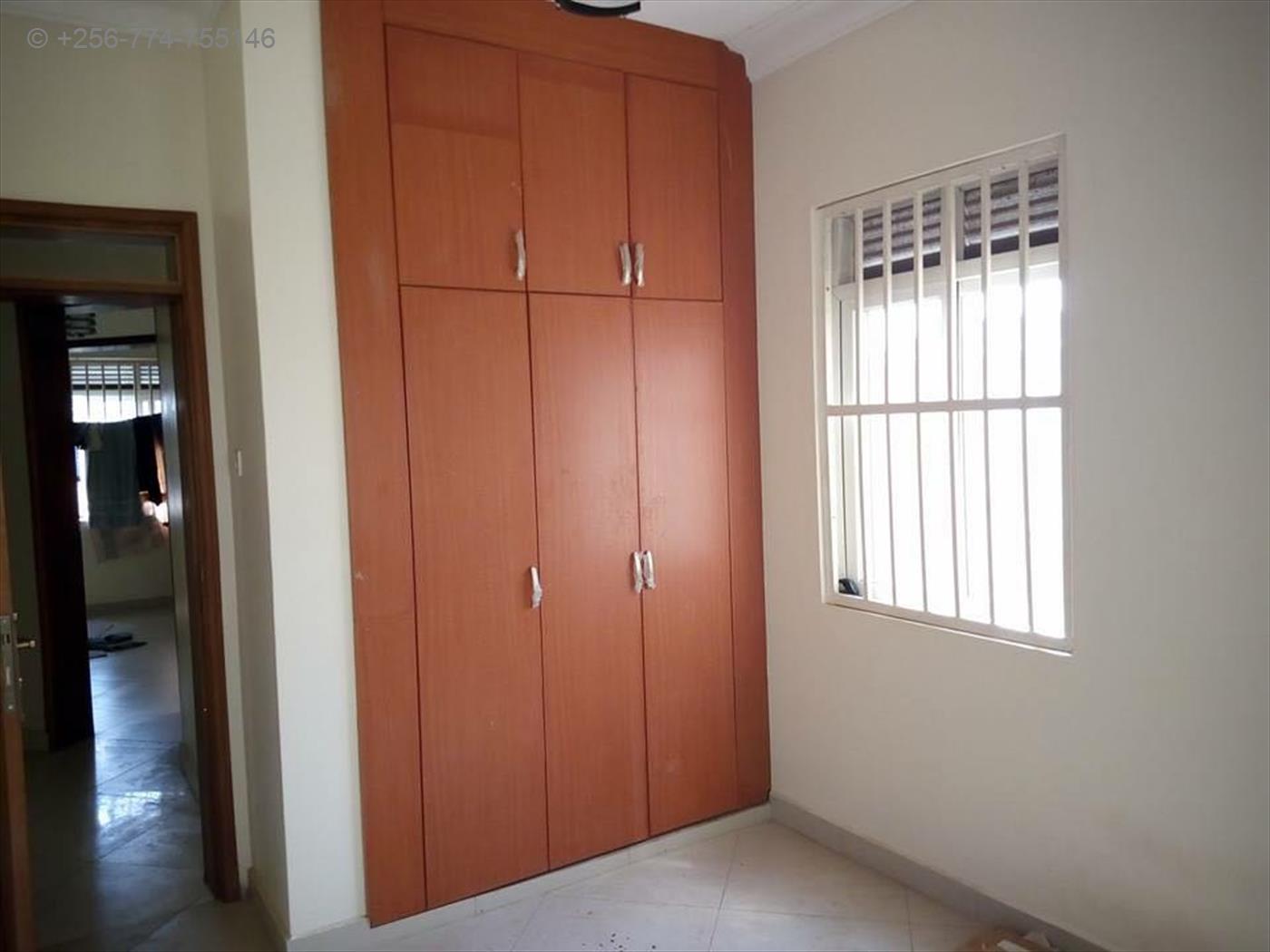 180320170917378347_180320170932139140