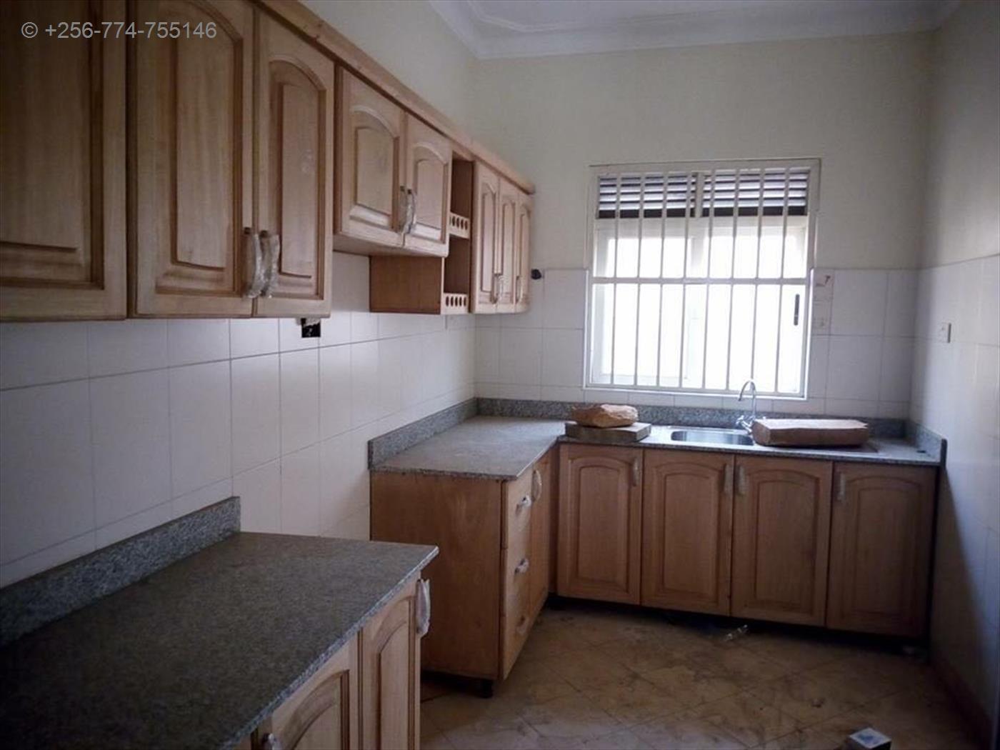 180320170917378347_180320170932416177