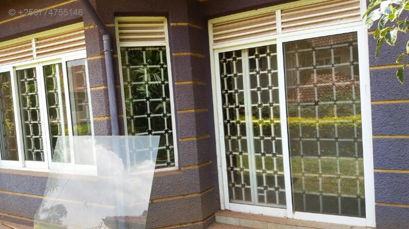 180420170809281326_180420170813413702