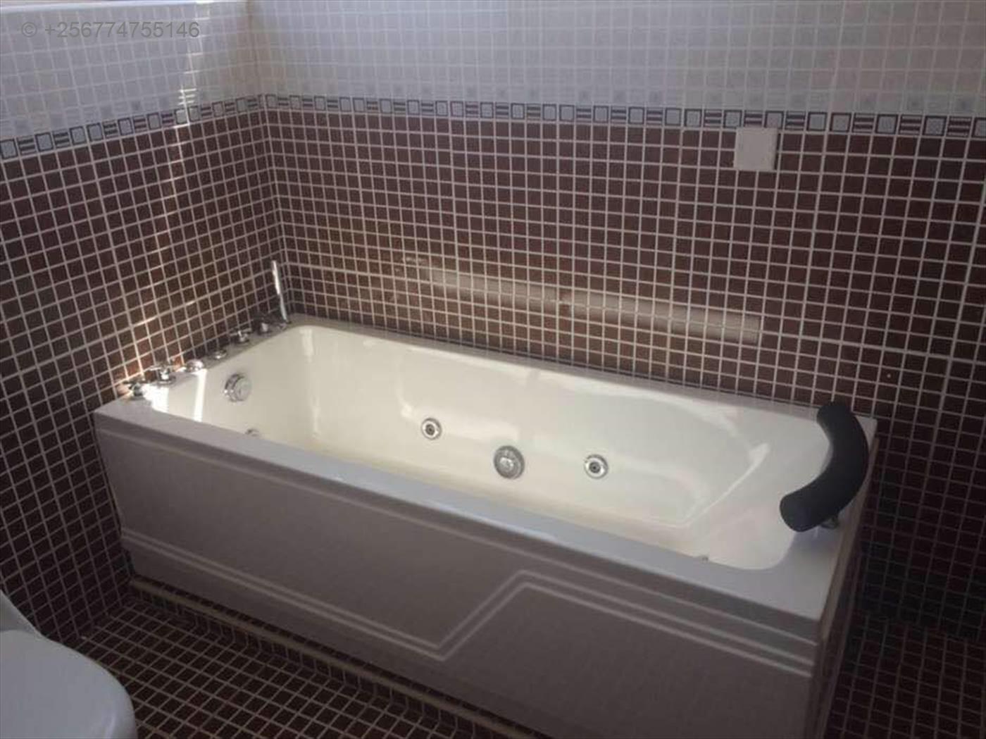 240420171041186724_240420171045579885